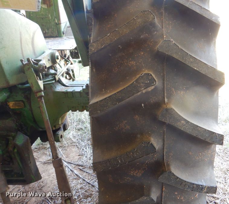 image for item DH5325 1969 John Deere 4020 tractor