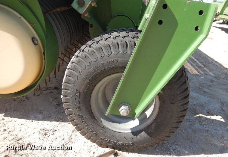 image for item DI0099 2013 Krone Easy Flow 380 pickup head