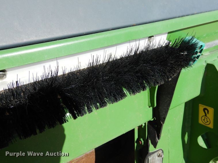 image for item DI0100 2013 Krone Easy Flow 380 pickup head