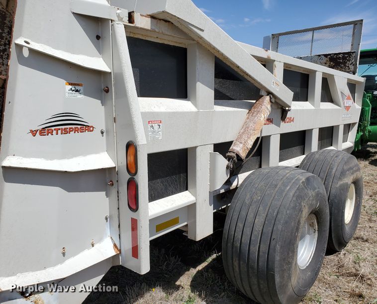 image for item DJ3120 2009 Kuhn Knight 2054 ProPush manure spreader