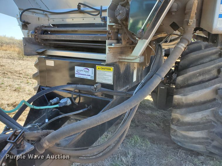 image for item DJ3123 2009 New Leader NL450C compost spreader