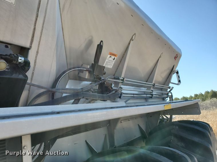 image for item DJ3123 2009 New Leader NL450C compost spreader