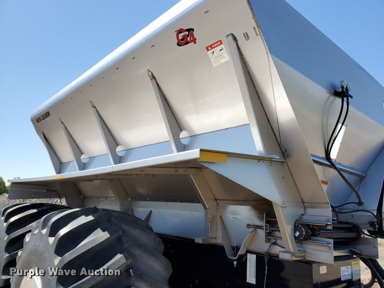 image for item DJ3123 2009 New Leader NL450C compost spreader