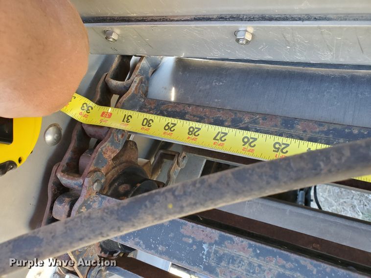 image for item DJ3123 2009 New Leader NL450C compost spreader