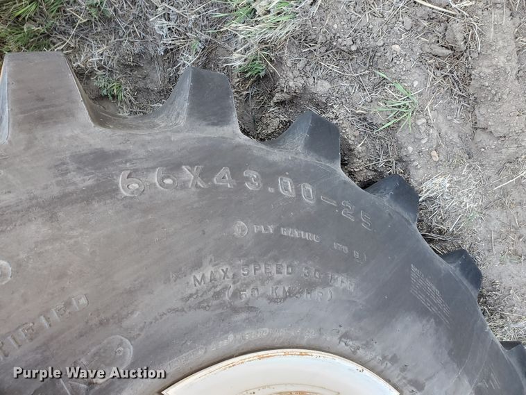 image for item DJ3123 2009 New Leader NL450C compost spreader