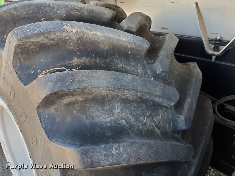 image for item DJ3123 2009 New Leader NL450C compost spreader