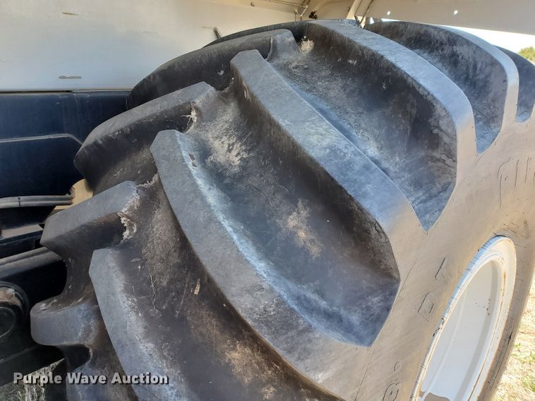 image for item DJ3123 2009 New Leader NL450C compost spreader