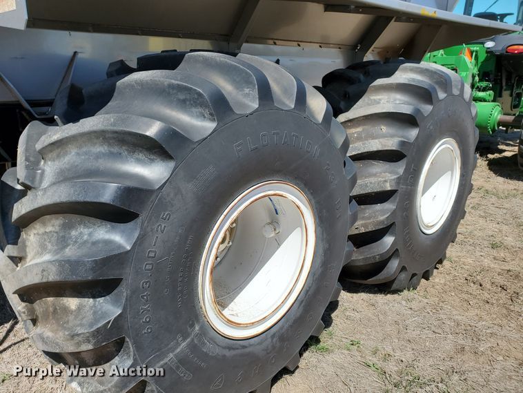 image for item DJ3123 2009 New Leader NL450C compost spreader