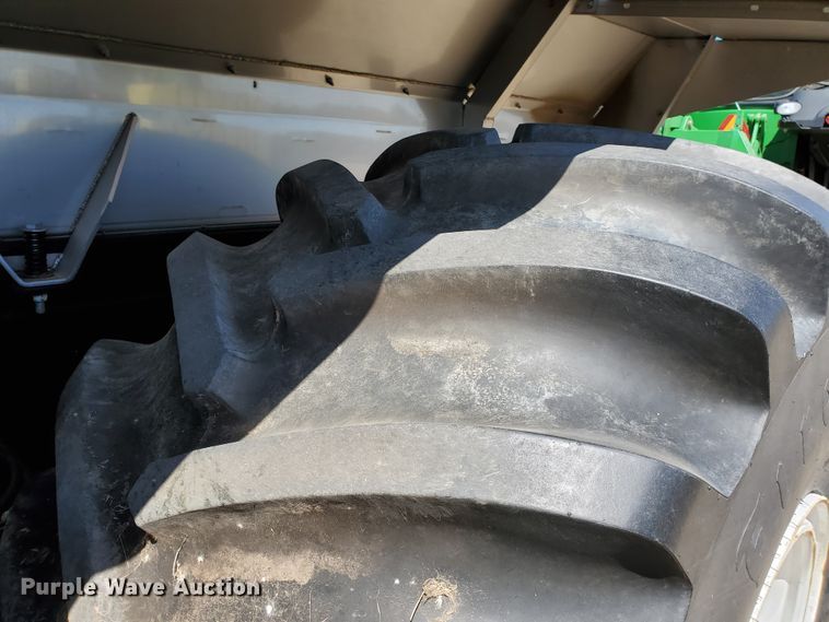 image for item DJ3123 2009 New Leader NL450C compost spreader