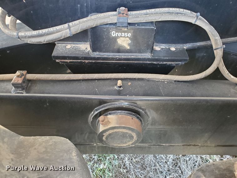 image for item DJ3123 2009 New Leader NL450C compost spreader