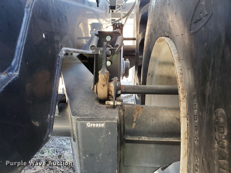 image for item DJ3123 2009 New Leader NL450C compost spreader