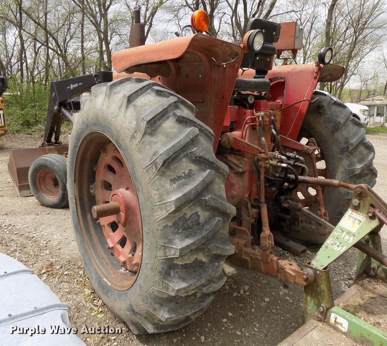 image for item DO9360 1970 Farmall 856 tractor