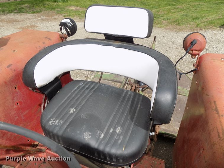 image for item DO9360 1970 Farmall 856 tractor