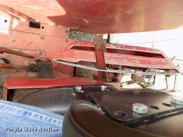 image for item DO9360 1970 Farmall 856 tractor