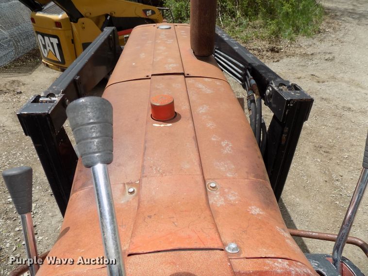 image for item DO9360 1970 Farmall 856 tractor