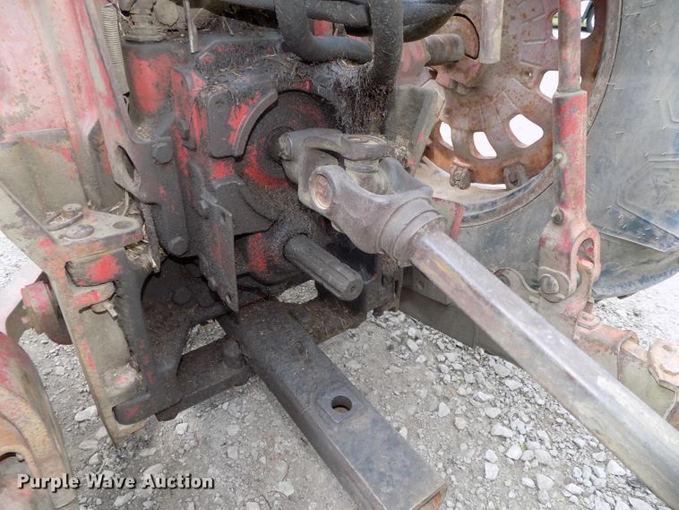 image for item DO9360 1970 Farmall 856 tractor