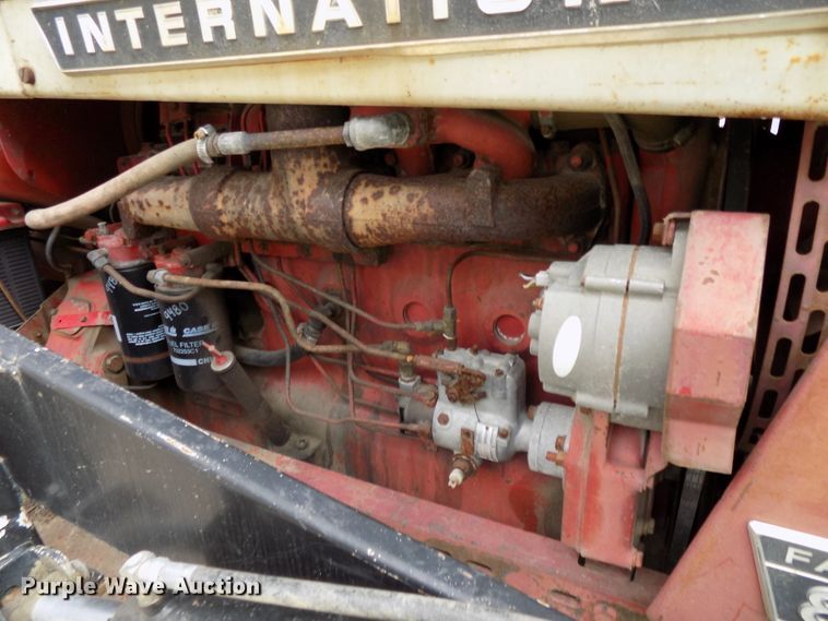 image for item DO9360 1970 Farmall 856 tractor
