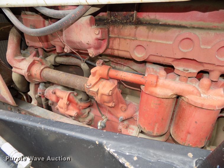 image for item DO9360 1970 Farmall 856 tractor