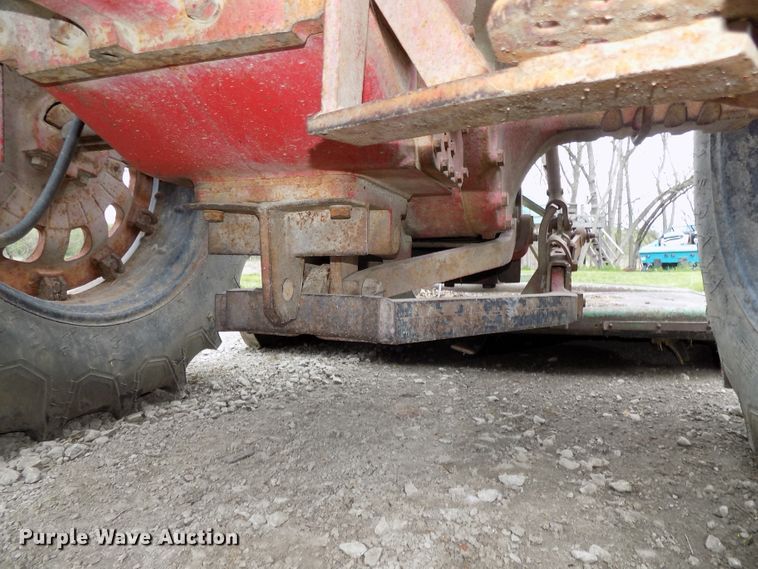 image for item DO9360 1970 Farmall 856 tractor