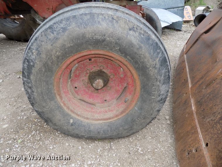 image for item DO9360 1970 Farmall 856 tractor