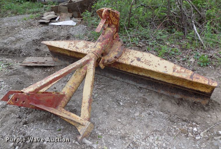 image for item DO9360 1970 Farmall 856 tractor