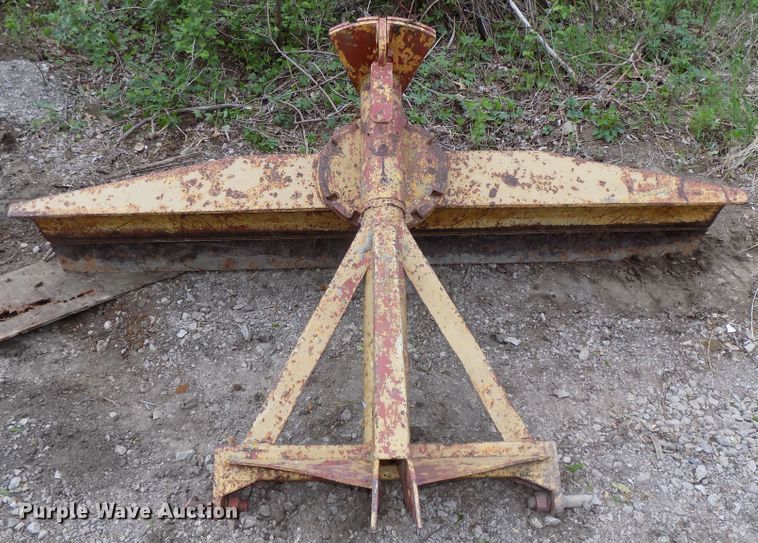 image for item DO9360 1970 Farmall 856 tractor