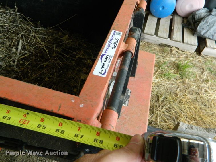 image for item GE9905 Roda R25 manure spreader