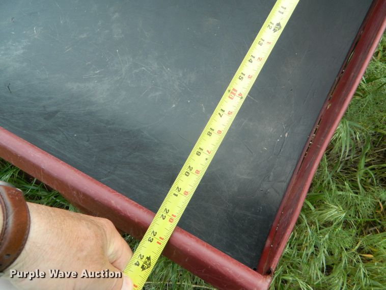 image for item GE9911 (4) feed bunks