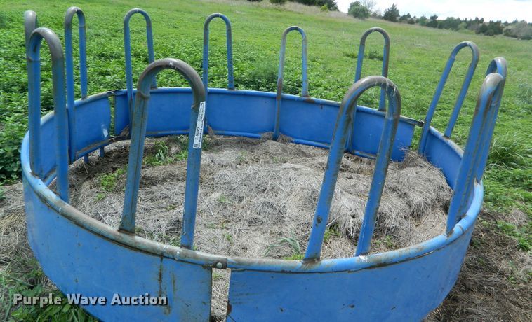 image for item GE9912 Round hay bale feeder