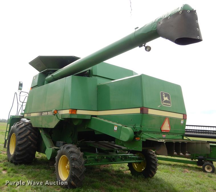 image for item GK9133 1996 John Deere 9600 combine
