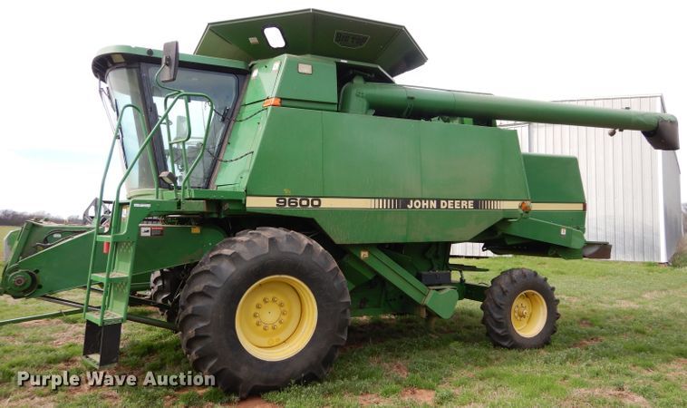 image for item GK9133 1996 John Deere 9600 combine