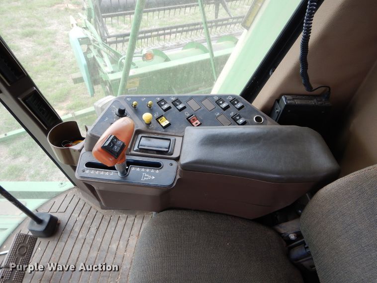 image for item GK9133 1996 John Deere 9600 combine