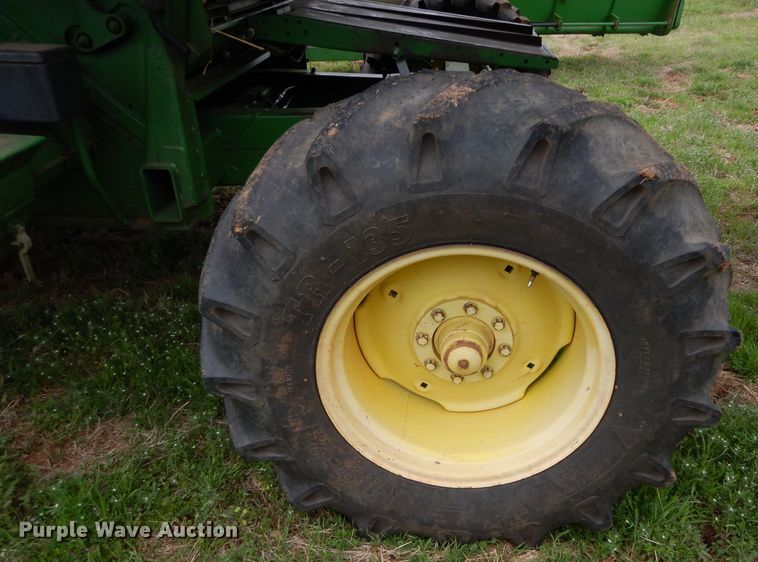 image for item GK9133 1996 John Deere 9600 combine