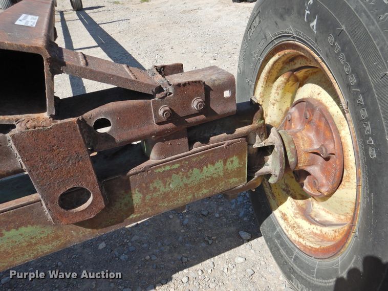 image for item GN9855 John Deere header trailer