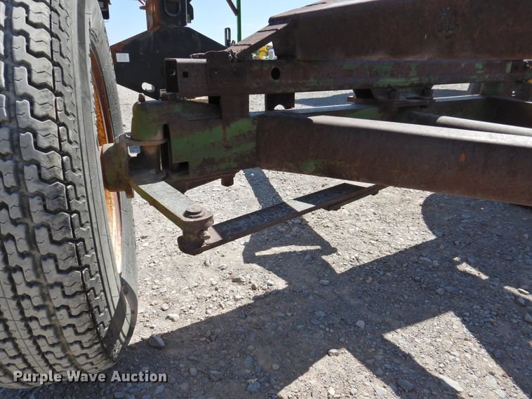 image for item GN9855 John Deere header trailer