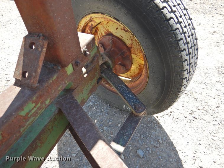 image for item GN9855 John Deere header trailer