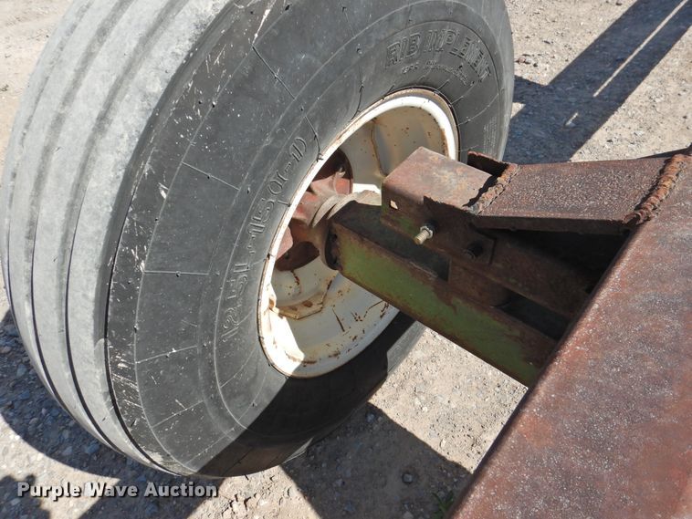 image for item GN9855 John Deere header trailer