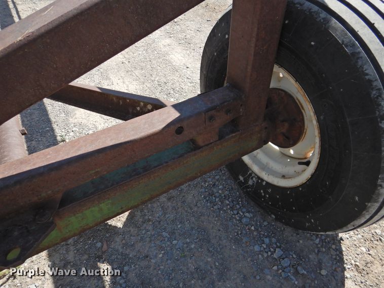 image for item GN9855 John Deere header trailer