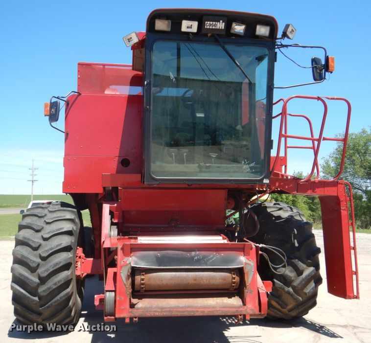image for item GO9188 1989 Case IH 1680 combine