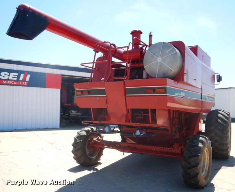 image for item GO9188 1989 Case IH 1680 combine