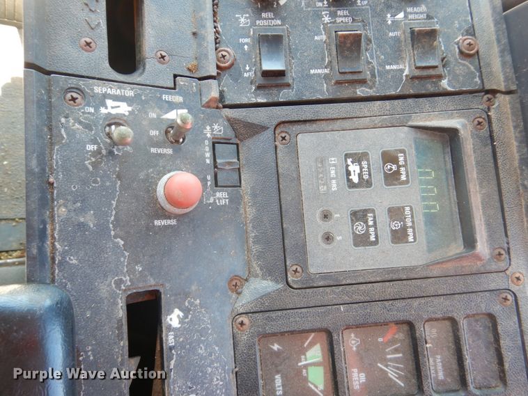 image for item GO9188 1989 Case IH 1680 combine