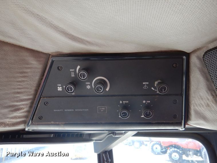 image for item GO9188 1989 Case IH 1680 combine