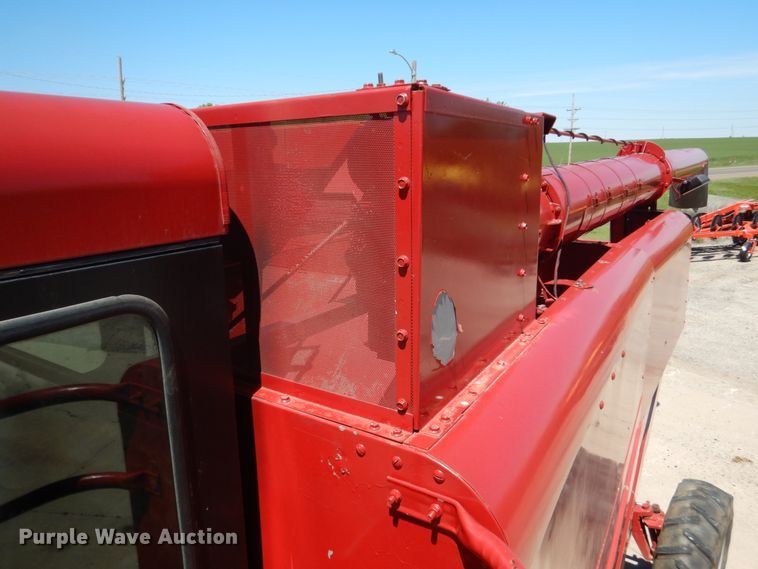 image for item GO9188 1989 Case IH 1680 combine