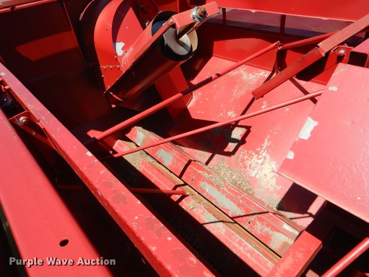 image for item GO9188 1989 Case IH 1680 combine