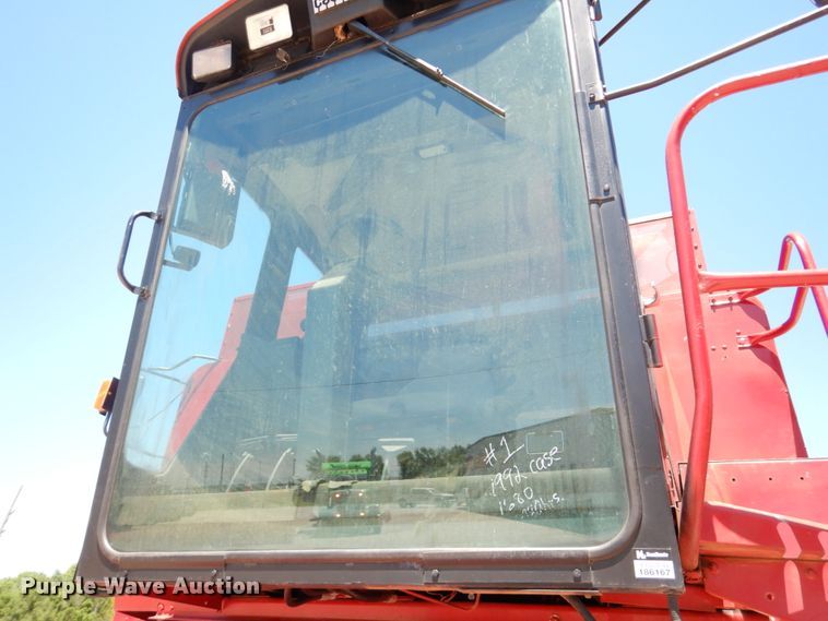 image for item GO9188 1989 Case IH 1680 combine