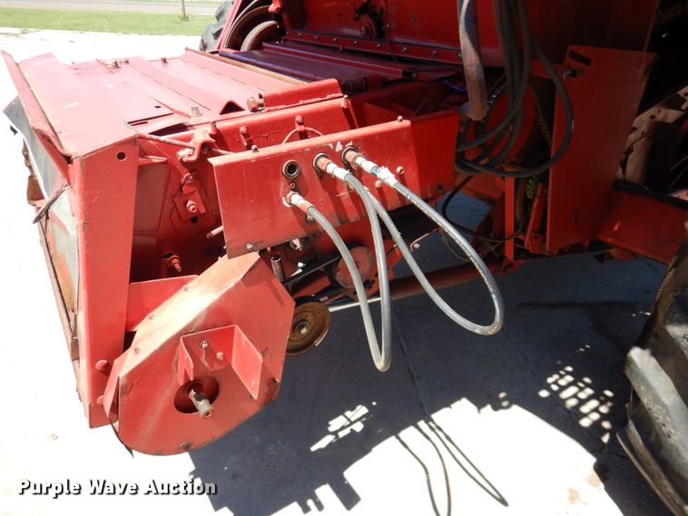 image for item GO9188 1989 Case IH 1680 combine