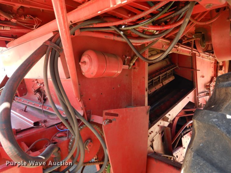 image for item GO9188 1989 Case IH 1680 combine