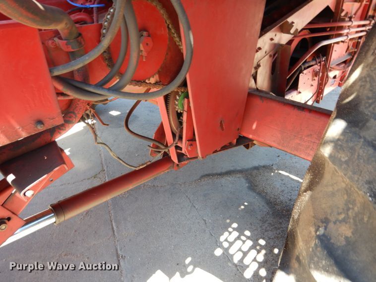 image for item GO9188 1989 Case IH 1680 combine