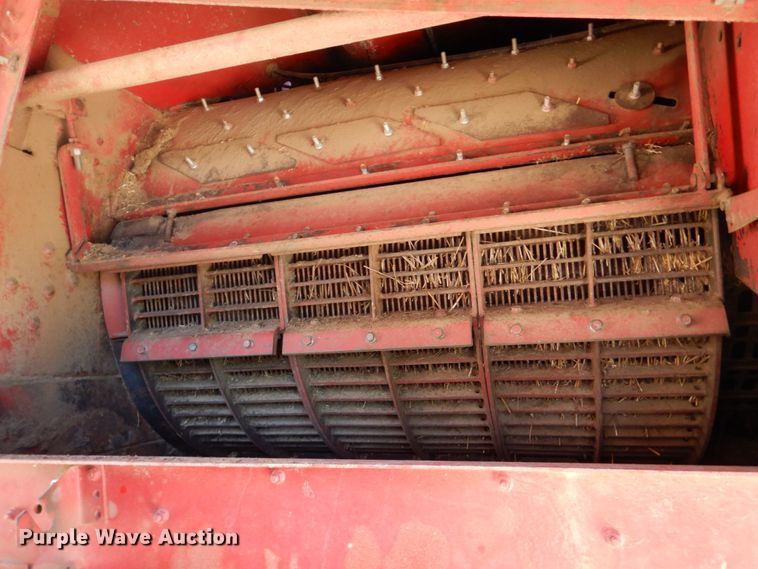 image for item GO9188 1989 Case IH 1680 combine