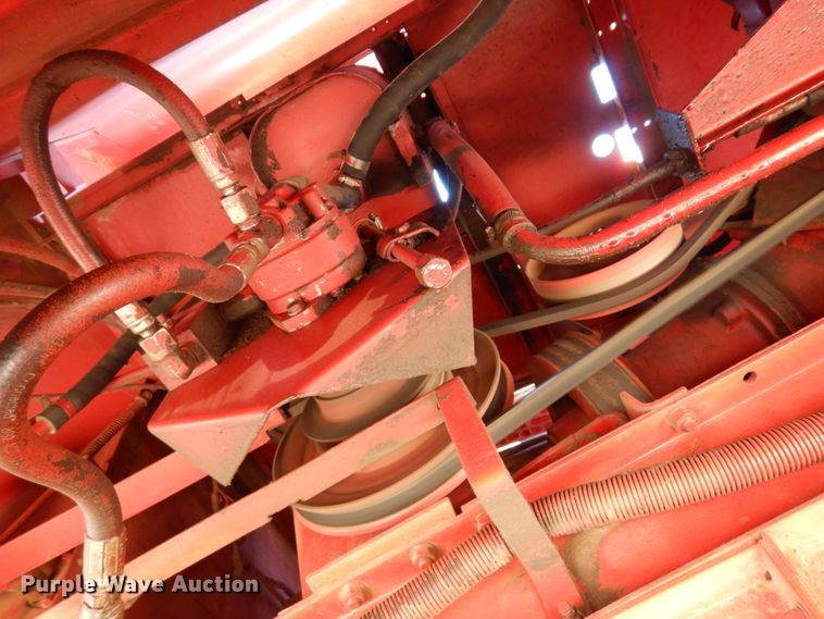 image for item GO9188 1989 Case IH 1680 combine